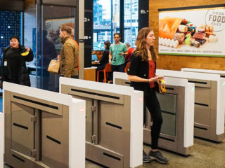 Amazon abre primera tienda sin cajeros en Seattle
